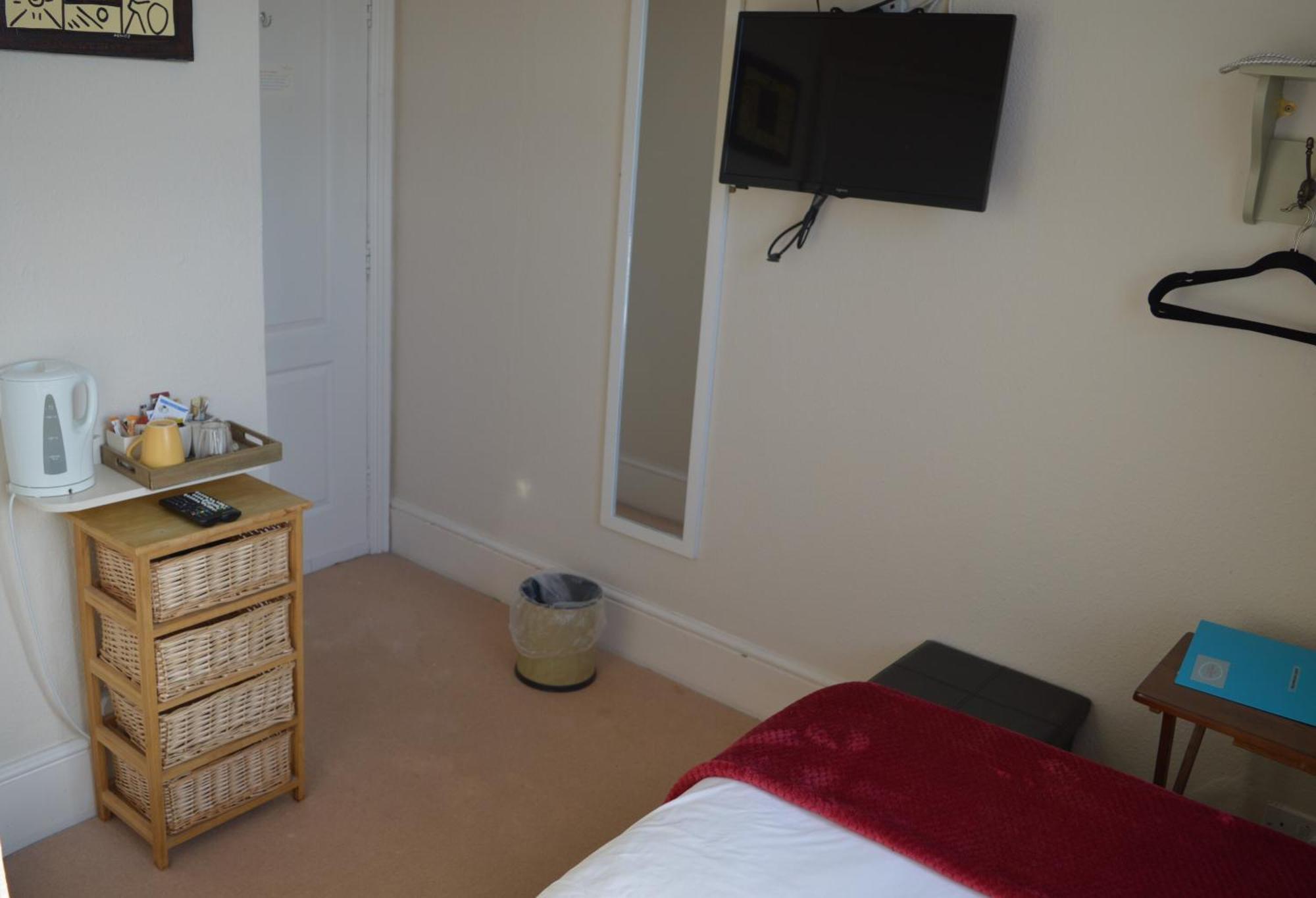 The Sheldon B&B - Free Private Parking Eastbourne Exterior photo