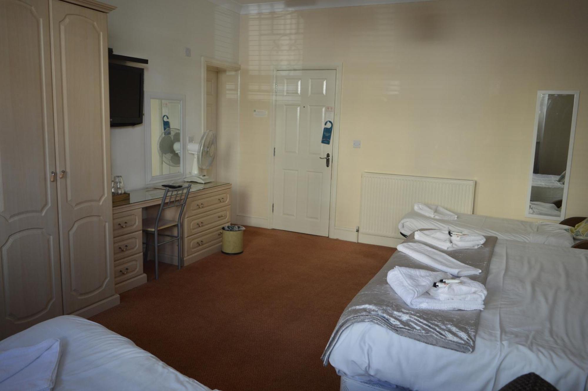 The Sheldon B&B - Free Private Parking Eastbourne Room photo