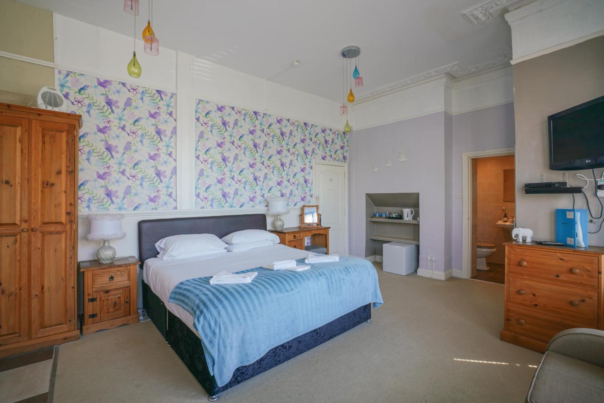The Sheldon B&B - Free Private Parking Eastbourne Room photo